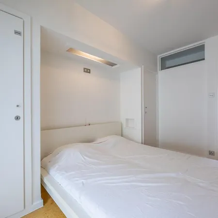 Lecomte - The Shoreline Getaway 182 *